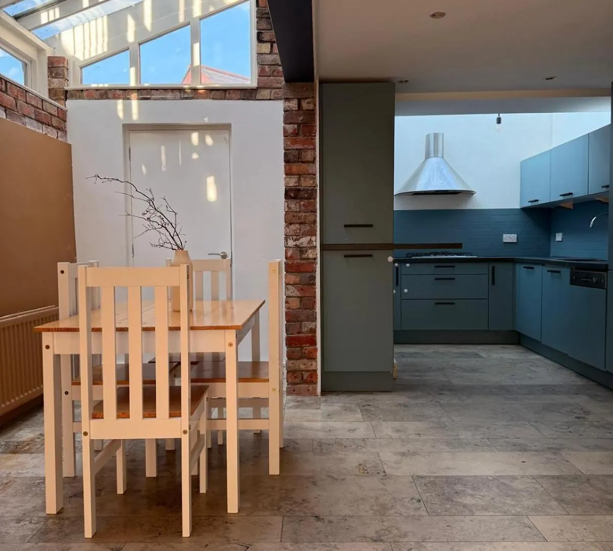 Spacious 4Br Victorian Property W/ Outdoor Terrace Belfast